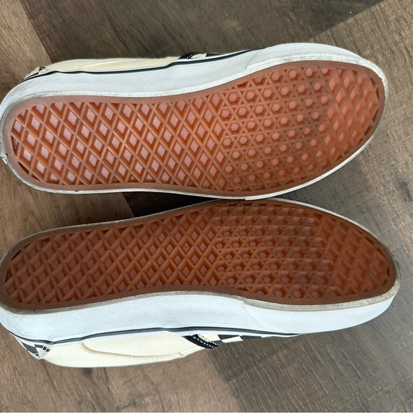 Vans women’s  Checkered Slip-On Shoes - Black and White - Picture 3 of 3